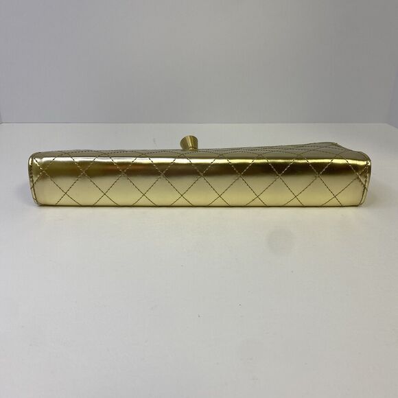 Sondra Roberts Clutch with Removal Chain Kiss Lock Closure Gold Metallic Quilted - Picture 9 of 10